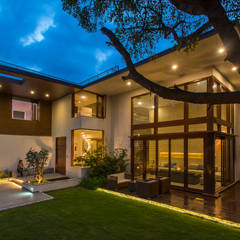 House of Lines & Courts, studio XS studio XS Casas modernas
