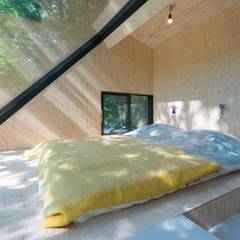 Boshuis:  Slaapkamer door Bloot Architecture
