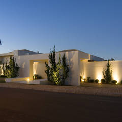 Casa no Morro do Chapéu: Casas  por Lanza Arquitetos, Moderno   