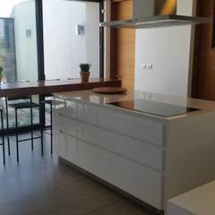 Cocinas estilo moderno: ideas, diseños e imágenes | homify Cocinas estilo moderno: ideas, diseños e imágenes | homify