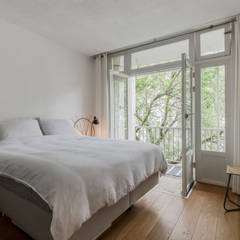 Slaapkamer - home staging Amsterdam | Verkoopstyling TheGreenHouse Amsterdam:  Kleine slaapkamer door THE GREEN HOUSE Home staging