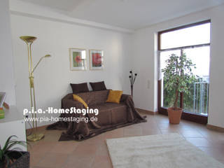 Home Staging in einem leeren Senioren-Appartement, ImmoLotse24 ImmoLotse24 غرفة المعيشة