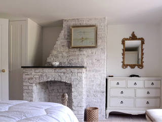 Vine Cottage, Phillips Tracey Architects Phillips Tracey Architects Classic style bedroom