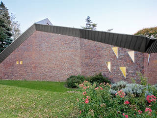 Scharounkirche: denkmalgerechte Sanierung, andreas gehrke . architekt andreas gehrke . architekt Domy