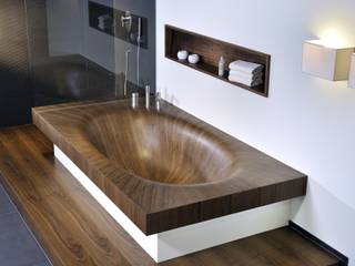 ​Holz-Badewanne Design by Torsten Müller Baños eclécticos Bañeras y duchas