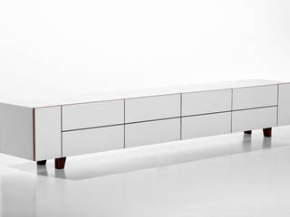 RD 05 Lowboard, ​Rohstoff Design ​Rohstoff Design SalonesMuebles de televisión y dispositivos electrónicos