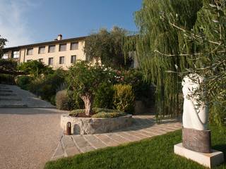 Un agriturismo nelle colline Versiliesi, Verde Passione Verde Passione Śródziemnomorskie domy