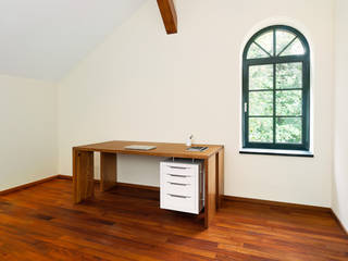 Schreibtisch aus Kambala, Die Möbel Manufaktur Die Möbel Manufaktur Classic style study/office