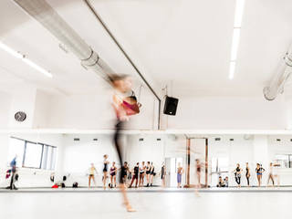 Balletto di Roma, CAFElab studio CAFElab studio Industrialer Fitnessraum