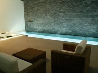 Piscina interior cubierta con spa, Gunitec Concept Pools Gunitec Concept Pools สระว่ายน้ำ