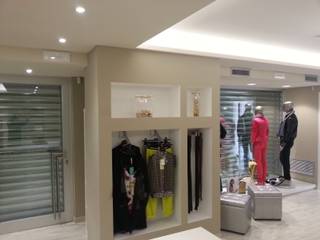 Boutique abbigliamento (2014), Studio Pierpaolo Perazzetti Studio Pierpaolo Perazzetti Commercial spaces