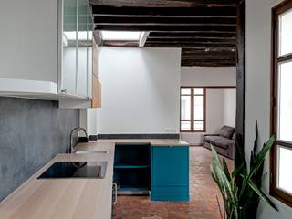 Appartement dans le Marais, carol delecroix carol delecroix 現代廚房設計點子、靈感&圖片