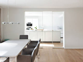 Alurahmen-Schiebetür AR10, ​KUHN GmbH ​KUHN GmbH Modern Living Room
