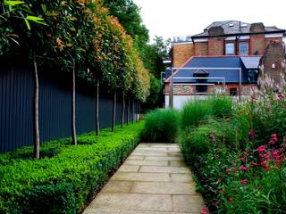 Classic & Modern, Laara Copley-Smith Gardens Laara Copley-Smith Gardens Сад