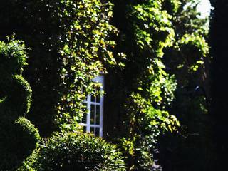 Traditional & Classic, Laara Copley-Smith Gardens Laara Copley-Smith Gardens Classic style garden