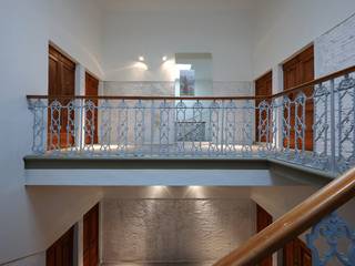 Casa Micheli, Simone Micheli Architectural Hero Simone Micheli Architectural Hero Modern corridor, hallway & stairs