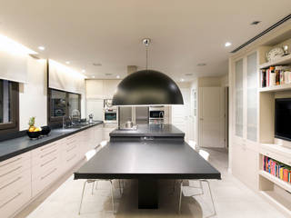 Villa de 1.200m2 en Barcelona, Sara Folch Interior Designer Sara Folch Interior Designer Minimalist kitchen