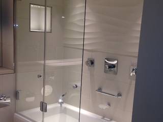 Frameless Glass bathscreen and shower screens, Ion Glass Ion Glass Baños de estilo moderno