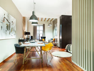 LOFT DISEÑADO POR JUDITH FARRAN by HOME DECO ( centro de Barcelona), Home Deco Decoración Home Deco Decoración Вітальня