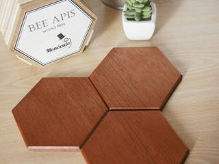 Bee Apis, wooden tiles for wall decor, Monoculo Design Studio Monoculo Design Studio Інші кімнати