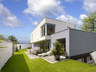 FENG SHUI VILLA, b2 böhme PROJEKTBAU GmbH b2 böhme PROJEKTBAU GmbH Modern houses
