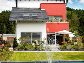 KLASSISCHES EINFAMILIENHAUS, b2 böhme PROJEKTBAU GmbH b2 böhme PROJEKTBAU GmbH Casas de estilo clásico