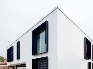 Haus Eins, ​Gellink + Schwämmlein Architekten ​Gellink + Schwämmlein Architekten Nhà phong cách tối giản