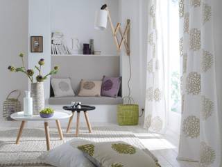 DECORACIÓN TEXTIL, Muebles Flores Torreblanca Muebles Flores Torreblanca クラシックデザインの リビング アクセサリー＆デコレーション