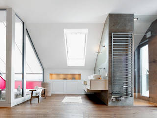 Dachaufstockung eines Einfamilienhauses, WSM ARCHITEKTEN WSM ARCHITEKTEN Klassische Badezimmer