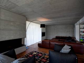 Casa DD, C&P Architetti - Luca Cuzzolin + Elena Pedrina C&P Architetti - Luca Cuzzolin + Elena Pedrina غرفة المعيشة