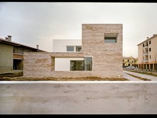 Casa GS, C&P Architetti - Luca Cuzzolin + Elena Pedrina C&P Architetti - Luca Cuzzolin + Elena Pedrina Будинки