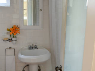 Sunnynook Decor, Los Angeles CA. 2012, Erika Winters® Design Erika Winters® Design Modern bathroom