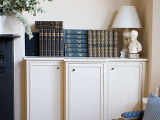 A Traditional Family Living Room, Cathy Phillips & Co Cathy Phillips & Co Ruang Keluarga Klasik