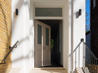 Carlton Hill, London , Gregory Phillips Architects Gregory Phillips Architects Colonial style window and door