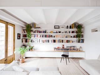Reforma de una vivienda en la c/ Urgell, Anna & Eugeni Bach Anna & Eugeni Bach Ruang keluarga: Ide desain interior, inspirasi & gambar