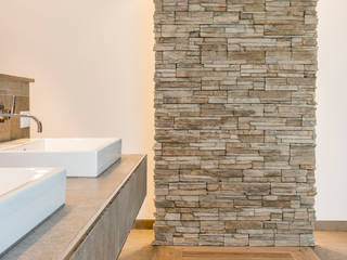 Wellnessoase in Einfamilienhaus bietet viel Platz zum Entspannen, Pientka - Faszination Naturstein Pientka - Faszination Naturstein Modern style bathrooms
