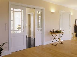 homify Sliding doors