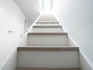 Black&white House, Blank Interiors Blank Interiors Modern corridor, hallway & stairs