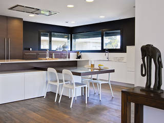 Casa Gerard, una vivienda ecoeficiente , Chiralt Arquitectos Chiralt Arquitectos Minimalist kitchen