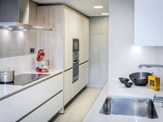 Vivienda en Plaza Euskadi Nº9, Bilbao., Urbana Interiorismo Urbana Interiorismo Kitchen