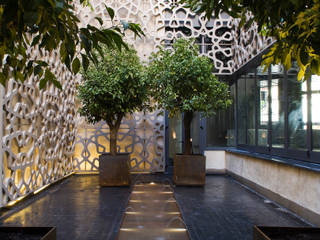 Hotel EME in Seville, Spain, Donaire Arquitectos Donaire Arquitectos Varandas, alpendres e terraços ecléticos