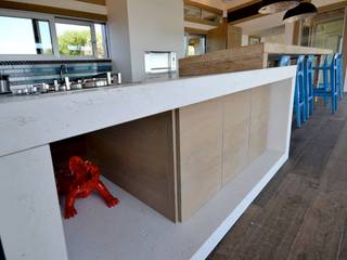 Kitchen in concrete - Spérone's Golf, South Corse Concrete LCDA Modern kitchen Bench tops