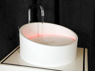 RING LED, VASKEO VASKEO Baños de estilo moderno