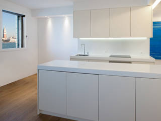 Appartamento SK alla Giudecca, Giorgio Pettenò Architetti Giorgio Pettenò Architetti Modern kitchen