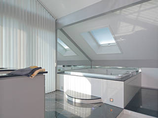 Einfamilienhaus in Steinheim, DAVINCI HAUS GmbH & Co. KG DAVINCI HAUS GmbH & Co. KG Phòng tắm phong cách hiện đại