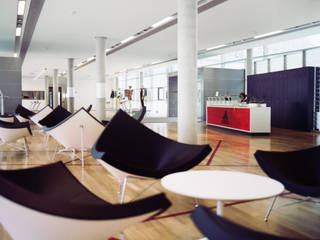 Markenpräsentation adidas AG Headquarter , Marius Schreyer Design Marius Schreyer Design Modern media room
