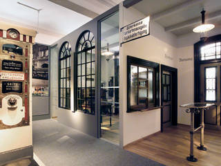 Ausstellung DB Museum Nürnberg "Geschichte der Bahnhöfe", Marius Schreyer Design Marius Schreyer Design Moderner Multimedia-Raum