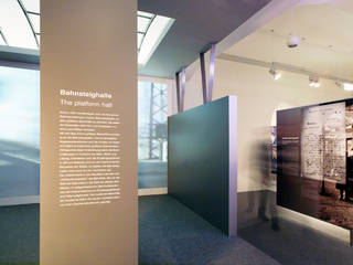 Ausstellung DB Museum Nürnberg "Geschichte der Bahnhöfe", Marius Schreyer Design Marius Schreyer Design Moderner Multimedia-Raum