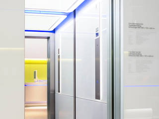 Unternehmenspräsentation Schmitt+Sohn Aufzüge, Marius Schreyer Design Marius Schreyer Design Modern style media rooms