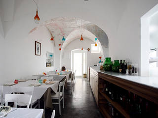 La Taverna del Duca, DED'A STUDIO ARCHITETTI ASSOCIATI DED'A STUDIO ARCHITETTI ASSOCIATI Коммерческие помещения